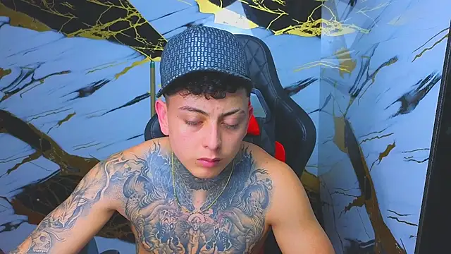 Kevin22 222 online show from November 12, 2025, 4:57 am