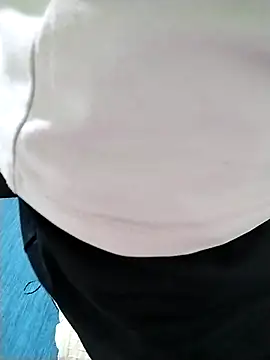 Luxcute286 online show from April 20, 2026, 1:25 pm