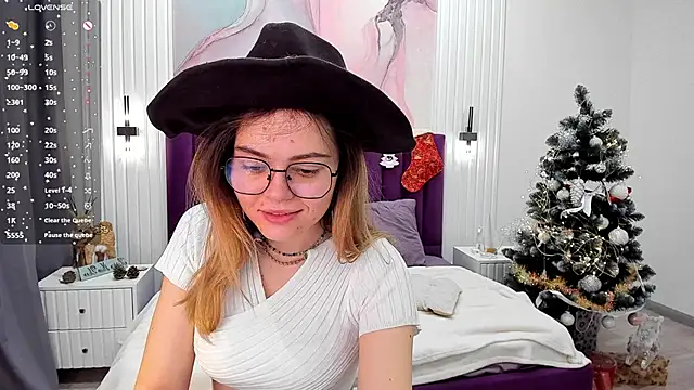 Kelly Cuutie online show from December 14, 2024, 8:13 am