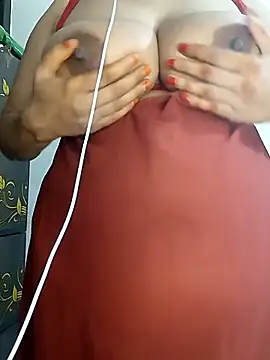 Snapshot of Tishani chatting on September 22, 2025, 9:28 pm Tishani online show from September 22, 2025, 9:28 pm