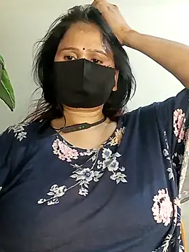 Snapshot of Tishani chatting on September 24, 2025, 4:43 pm Tishani online show from September 24, 2025, 4:43 pm