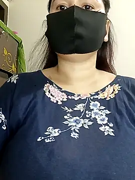 Snapshot of Tishani chatting on September 27, 2025, 12:59 am Tishani online show from September 27, 2025, 12:59 am