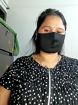 Snapshot of Tishani chatting on October 9, 2025, 12:14 pm Tishani online show from October 9, 2025, 12:14 pm