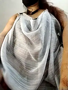 Snapshot of Tishani chatting on October 28, 2025, 12:19 pm Tishani online show from October 28, 2025, 12:19 pm