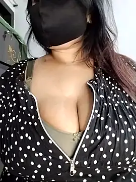 Snapshot of Tishani chatting on October 30, 2025, 12:17 pm Tishani online show from October 30, 2025, 12:17 pm