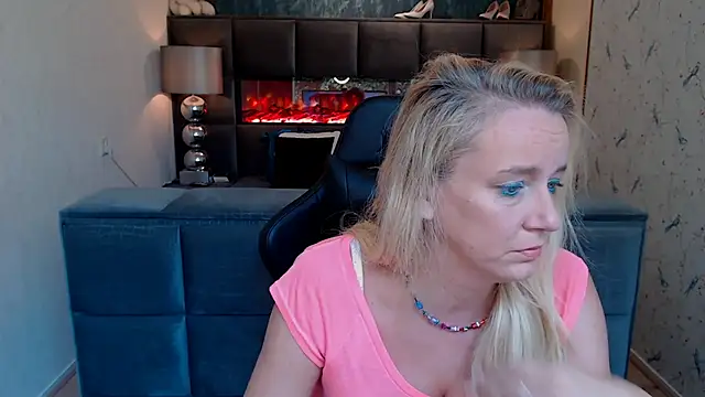 Snapshot of Wendysexyx chatting on September 30, 2025, 8:08 am Wendysexyx online show from September 30, 2025, 8:08 am