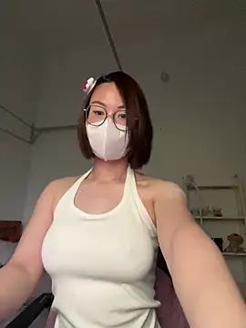 Snapshot of Baby_Claraa chatting on May 3, 2026, 5:46 am Baby Claraa online show from May 3, 2026, 5:46 am