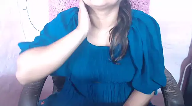 Manpreet cute online show from December 3, 2024, 2:05 pm