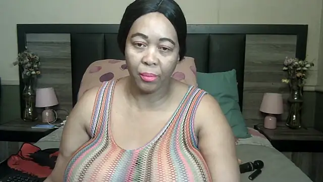 BigButt-MomJ75 online show from November 22, 2025, 10:31 pm