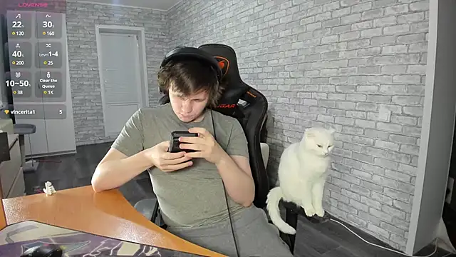 Snapshot of iliaskrislove chatting on February 24, 2025, 8:03 pm iliaskrislove online show from February 24, 2025, 8:03 pm