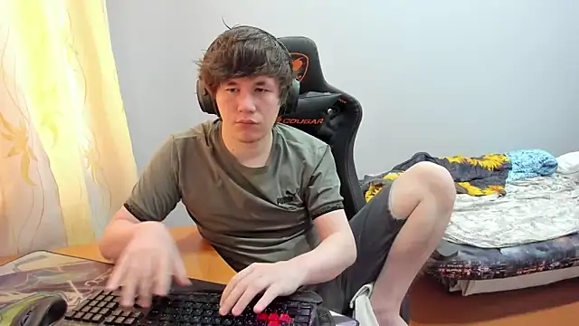 iliaskrislove online show from September 19, 2025, 6:59 am