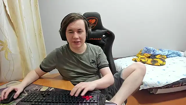 iliaskrislove online show from September 21, 2025, 4:41 pm