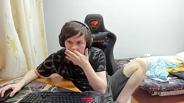 iliaskrislove online show from September 26, 2025, 4:11 pm