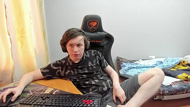 iliaskrislove online show from September 27, 2025, 4:17 am