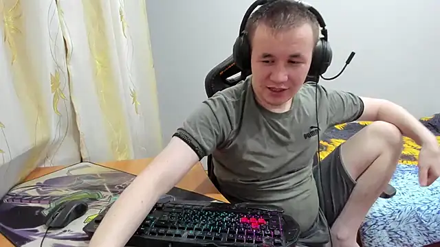 iliaskrislove online show from October 19, 2025, 6:08 pm