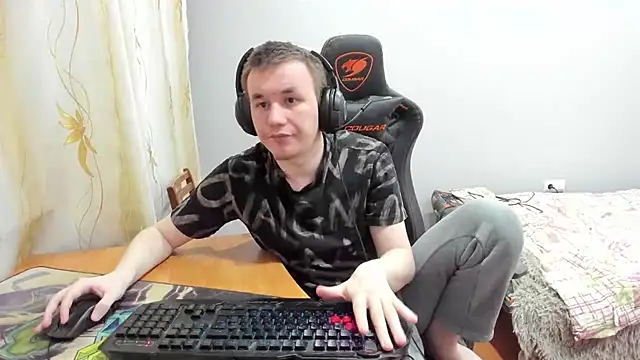 iliaskrislove online show from November 4, 2025, 6:40 pm