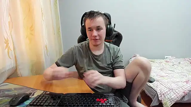 iliaskrislove online show from November 16, 2025, 11:38 am