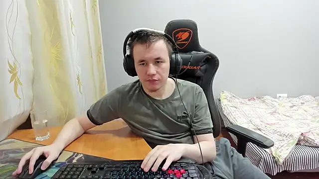 iliaskrislove online show from November 16, 2025, 11:43 pm