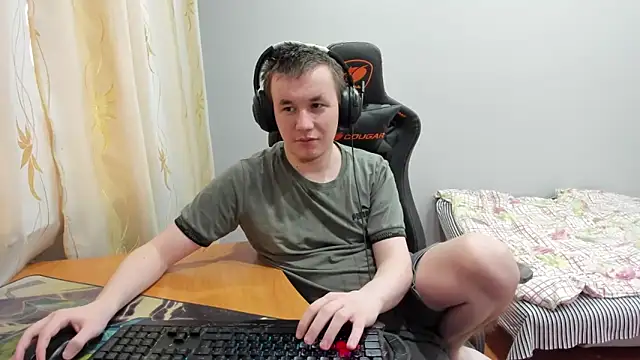 iliaskrislove online show from November 17, 2025, 11:49 am