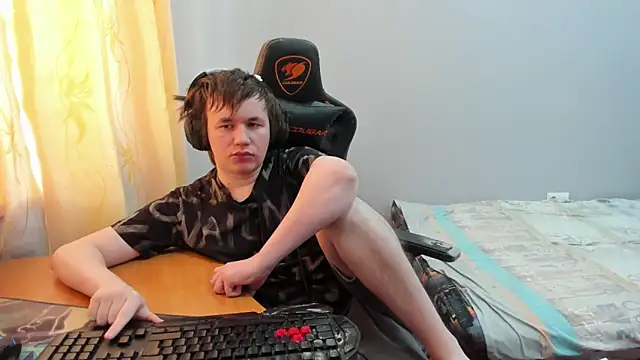 iliaskrislove online show from March 15, 2026, 9:26 am