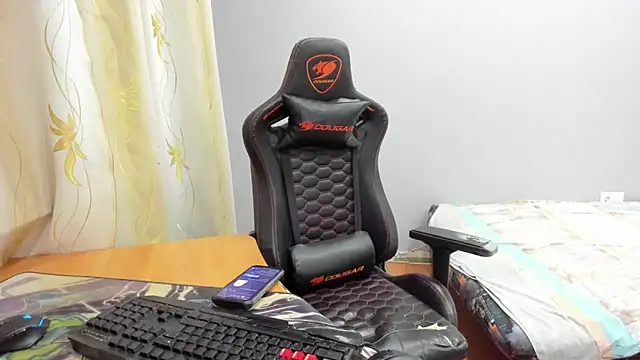 iliaskrislove online show from March 25, 2026, 7:53 pm