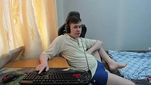 iliaskrislove online show from May 5, 2026, 2:41 am