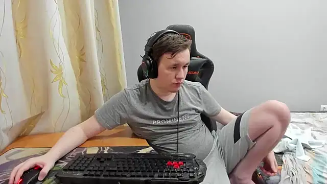 iliaskrislove online show from June 18, 2026, 11:09 pm