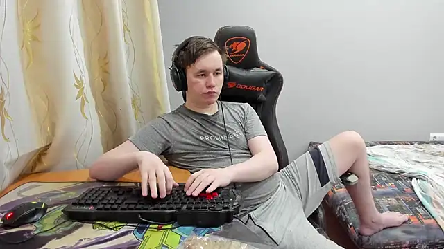 iliaskrislove online show from June 25, 2026, 6:01 pm
