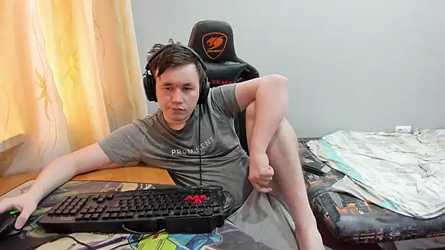 iliaskrislove online show from June 30, 2026, 1:39 am