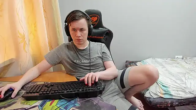 iliaskrislove online show from June 30, 2026, 1:45 pm