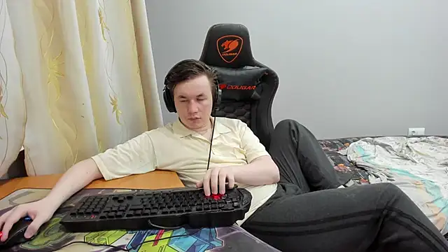 iliaskrislove online show from July 9, 2026, 5:39 pm