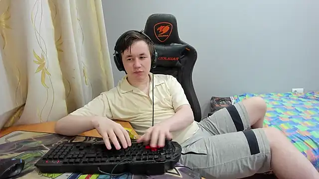 iliaskrislove online show from July 16, 2026, 10:49 pm