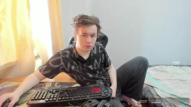 iliaskrislove online show from August 6, 2026, 11:56 am