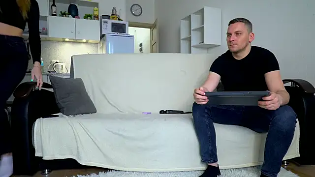 littlesweettifany online show from March 18, 2025, 12:58 pm