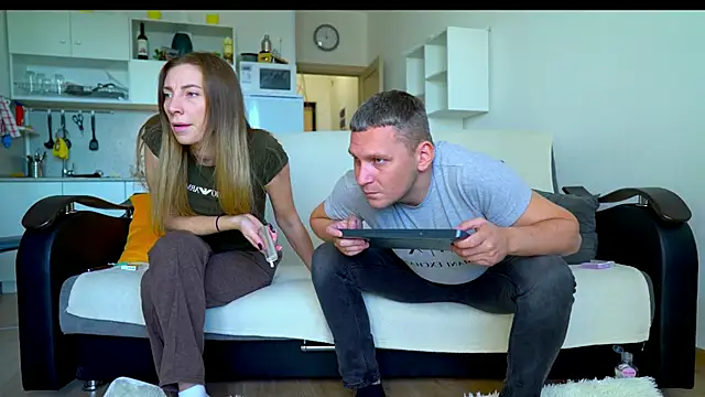 littlesweettifany online show from October 1, 2025, 11:05 am