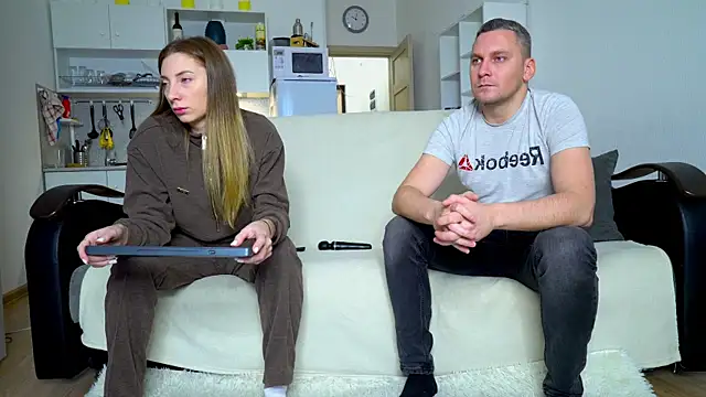 littlesweettifany online show from November 18, 2025, 11:03 am