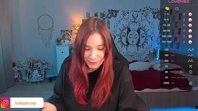 Snapshot of callmekatesmith chatting on October 13, 2025, 7:47 pm callmekatesmith online show from October 13, 2025, 7:47 pm