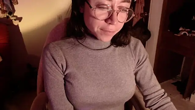 emily pearl  online show from November 14, 2025, 10:51 pm