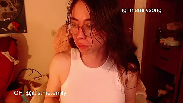 Snapshot of emily_pearl_ chatting on February 10, 2026, 11:09 pm emily pearl online show from February 10, 2026, 11:09 pm