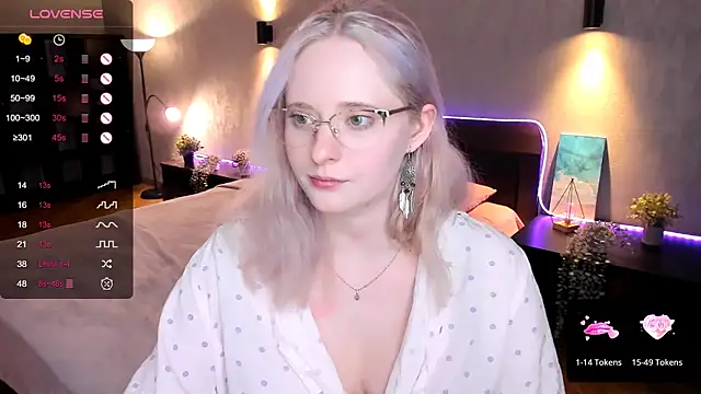 Aemilia  online show from February 12, 2025, 12:12 pm