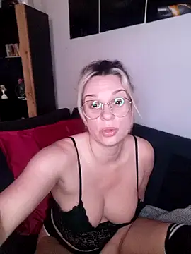 Snapshot of SpicyVicky chatting on February 19, 2025, 6:55 am SpicyVicky online show from February 19, 2025, 6:55 am