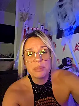 SpicyVicky online show from October 28, 2025, 5:55 am