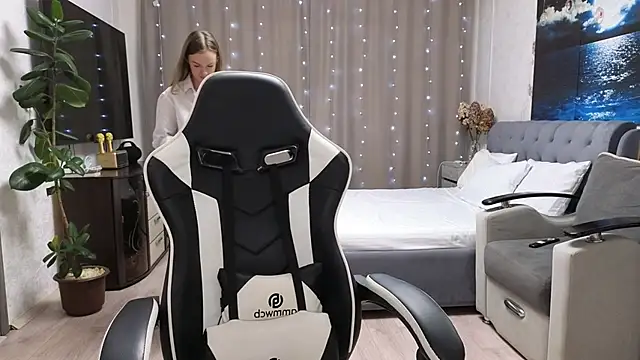 Snapshot of Strip-Lady chatting on February 20, 2026, 1:33 pm Strip-Lady online show from February 20, 2026, 1:33 pm