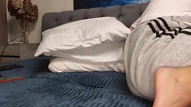 Snapshot of Strip-Lady chatting on March 19, 2026, 2:21 pm Strip-Lady online show from March 19, 2026, 2:21 pm