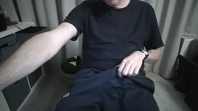 Snapshot of Michealtje85 chatting on March 23, 2026, 10:14 pm Michealtje85 online show from March 23, 2026, 10:14 pm