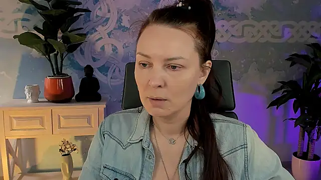 Snapshot of VandaRossi chatting on September 22, 2025, 8:16 am VandaRossi online show from September 22, 2025, 8:16 am