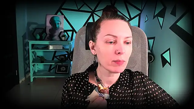 VandaRossi online show from November 8, 2025, 9:53 am