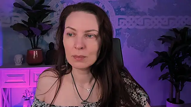 VandaRossi online show from November 10, 2025, 9:30 am