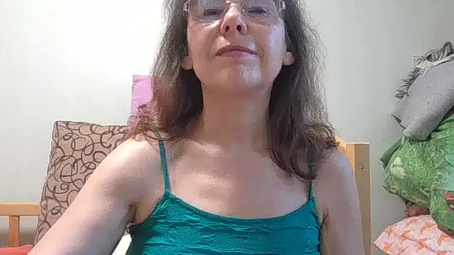 HollyJewel online show from July 15, 2026, 4:23 pm
