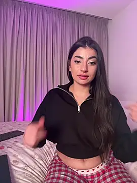 Snapshot of ZoeZayd chatting on February 7, 2026, 10:13 pm ZoeZayd online show from February 7, 2026, 10:13 pm